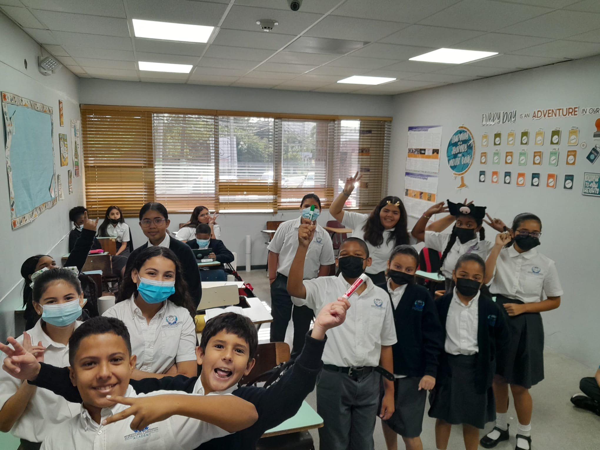 Estudiantes en salón de clases